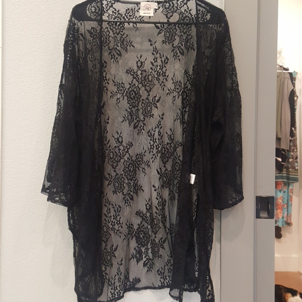 Black lace kimono
